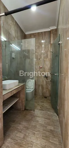 image HUNIAN STRATEGIS 4 LANTAI, 3 KT & SHM DI TAMANSARI (3)