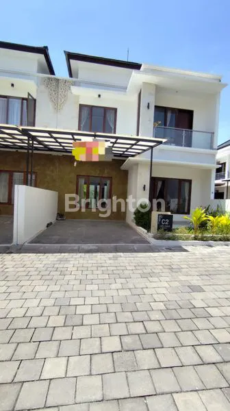 image DI JUAL / DI SEWAKAN RUMAH MODERN  BERNUASA VILLA FULL FURNISHED DENGAN KOLAM RENANG (2)
