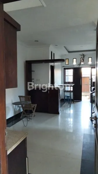 image RUMAH LUAS 2 LANTAI 5 KT DI LOKASI STRATEGIS DI PANJER DENPASAR SELATAN (4)