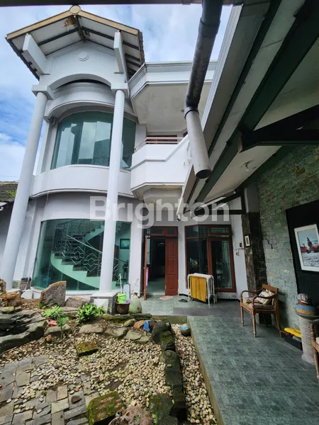 image RUMAH BESAR 2 LANTAI SHM DI GRIYA PERMATA HIJAU KALASAN (1)