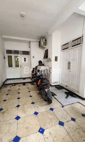 image RUMAH SIAP HUNI, LT 200M² DEKAT GANDARIA CITY (7)