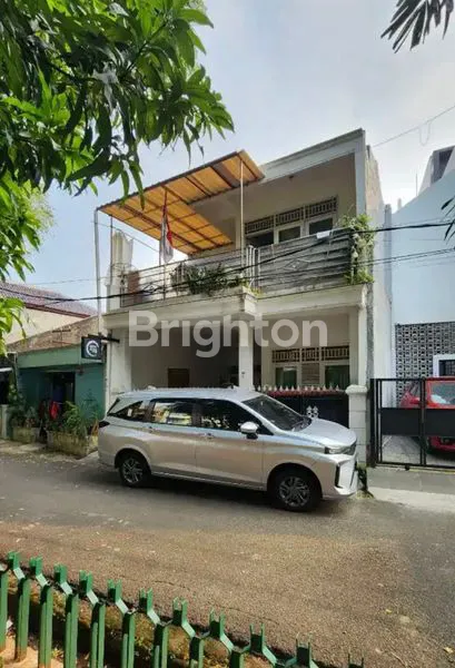 image RUMAH SIAP HUNI, LT 200M² DEKAT GANDARIA CITY (8)