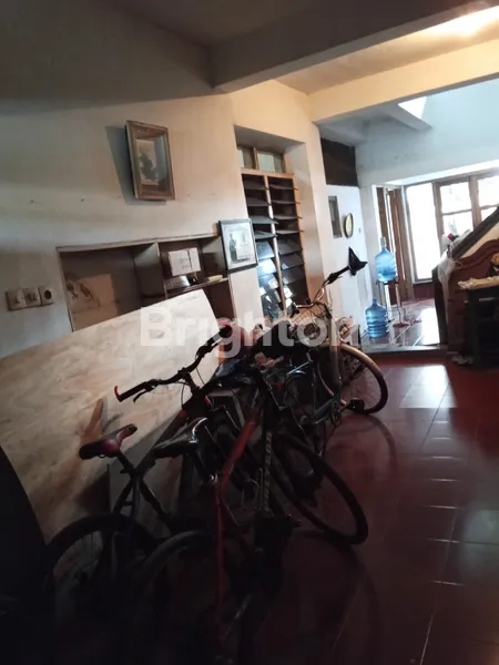 image  RUMAH GAYUNGSARI BARAT DEKAT SEKOLAH, DEKAT MASJID BESAR MASJID AGUNG SURABAYA, DEKAT MALL 	 (4)