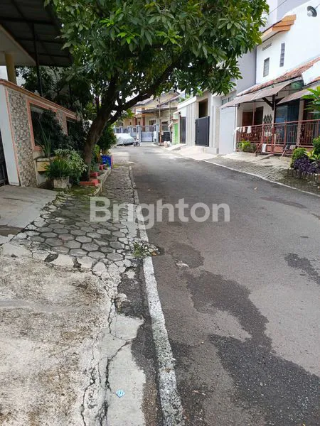 image RUMAH SIAP HUNI DITENGAH KOTA SEMARANG DITENGAH PEMUKIMAN PADAT PENDUDUK (8)