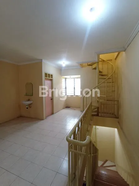 image SEWA RUKO GWALK 2,5LANTAI (3)