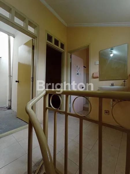 image SEWA RUKO GWALK 2,5LANTAI (4)