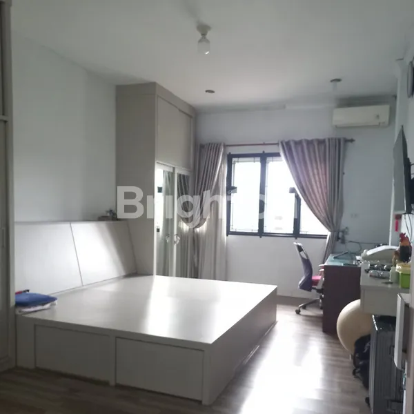 image RUKO STRATEGIS DI JL ADINEGORO, 3.5 LANTAI, SHM (6)