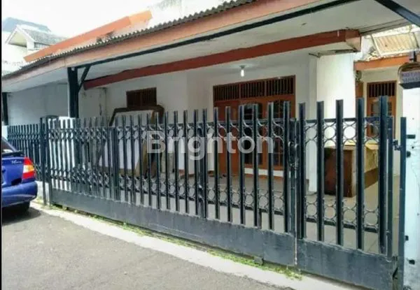 image RUMAH TEBET BARAT SIAP HUNI LOKASI SUPER STRATEGIS SELANGKAH KE PANCORAN DAN TRANSPORTASI UMUM TEBET JAKARTA SELATAN (1)