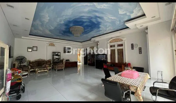 image RUMAH MEWAH 2 LANTAI LT 470M² LENGKAP DENGAN KOLAM RENANG DI DUREN SAWIT (2)