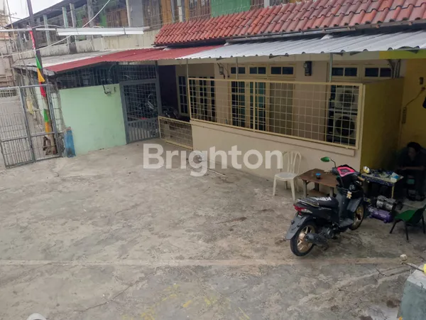 image RUKO DAN RUMAH KOST-AN DIJUAL DI JALAN RAYA JEND. SUDIRMAN, BEKASI, LT: 1000M2 (3)