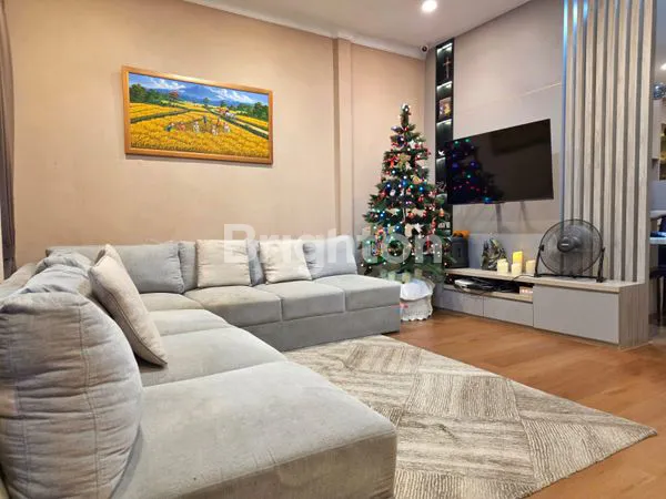 image RUMAH CANTIK 2 LANTAI DI DAAN MOGOT CASAJARDIN JAKARTA BARAT (7)