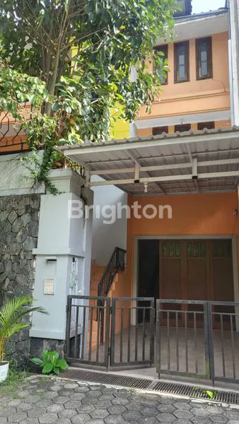 image RUMAH 3 LANTAI DIDAERAH ELIT DITENGAH KOTA SEMARANG (2)