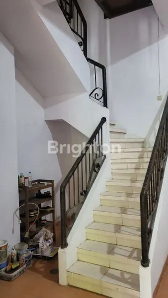 image RUMAH 3 LANTAI DIDAERAH ELIT DITENGAH KOTA SEMARANG (3)