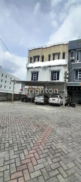 image RUKO 3 LANTAI STRATEGIS DI JL. ARIFIN AHMAD, MARPOYAN DAMAI (2)