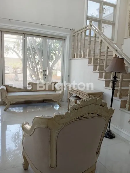 image HUNIAN EKSKLUSIF 4+1 KT DI PERUMAHAN REGENCY 21 SURABAYA (3)