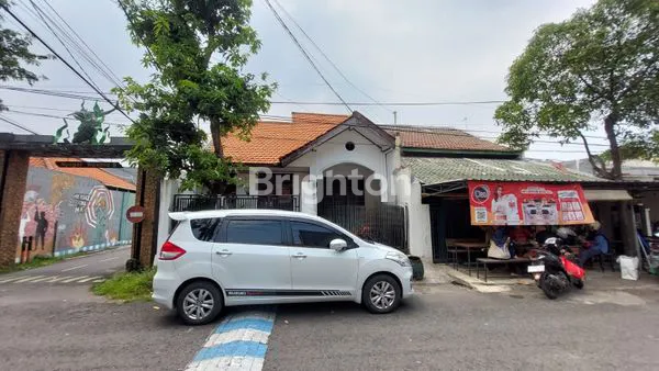 image RUMAH HOOK  1,5 LANTAI DI NGAGEL WASANA SURABAYA DEKAT RAYA MANYAR RMI BRATANG (1)