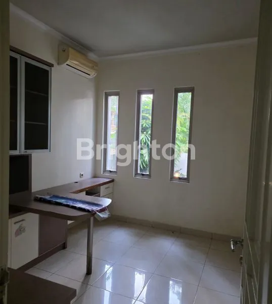 image RUMAH SIAP HUNI DI BSD, LINGKUNGAN ASRI, AKSES MUDAH (2)