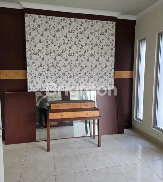 image RUMAH SIAP HUNI DI BSD, LINGKUNGAN ASRI, AKSES MUDAH (4)