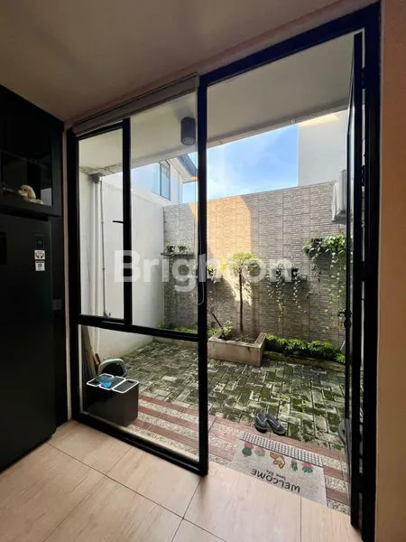 image DIJUAL MURAH RUMAH 2 LT. DI LIPPO KARAWACI (2)