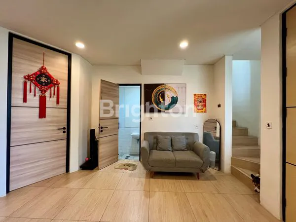 image DIJUAL MURAH RUMAH 2 LT. DI LIPPO KARAWACI (7)