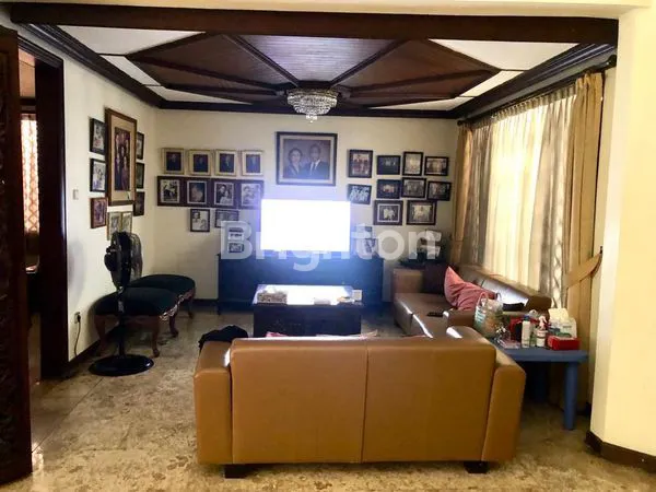 image HUNIAN EKSKLUSIF SHM, LT 425M², SIAP HUNI DI JAKSEL (8)