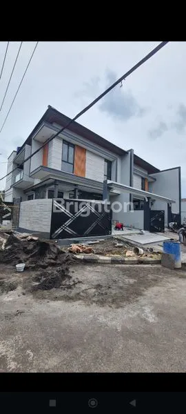 image RUMAH MEWAH 2 LANTAI SUTOREJO PRIMA SELATAN (4)