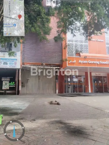 image RUKO 3 LANTAI SIAP USAHA, LOKASI STRATEGIS (1)