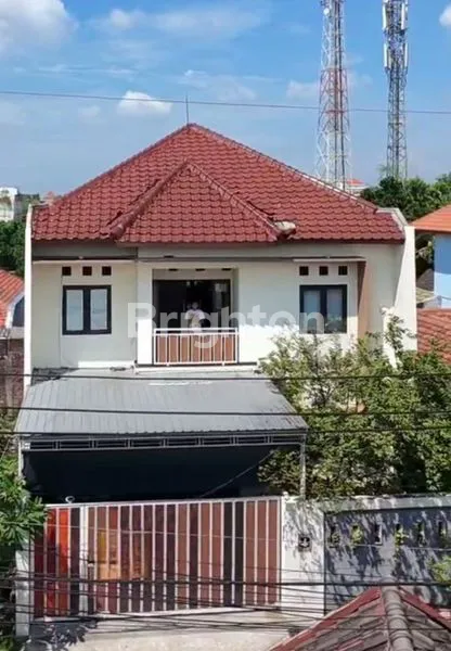 image RUMAH 2 LANTAI SIAP HUNI SUPER STRATEGIS DI WIYUNG (1)