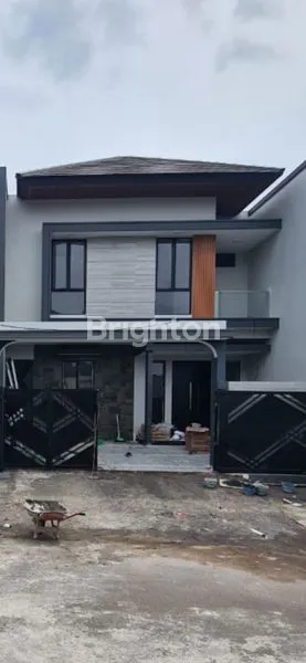 image RUMAH SUTOREJO PRIMA, 2 LANTAI, 5 KT, HADAP BARAT (1)