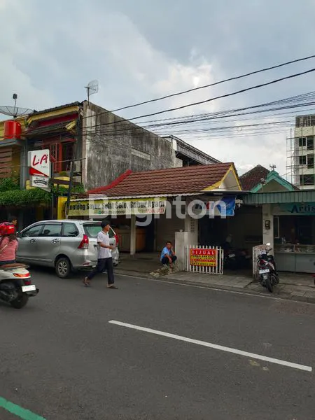 image RUMAH TUA BERGAYA BELANDA, LT 340M² DI PUSAT SALATIGA (1)
