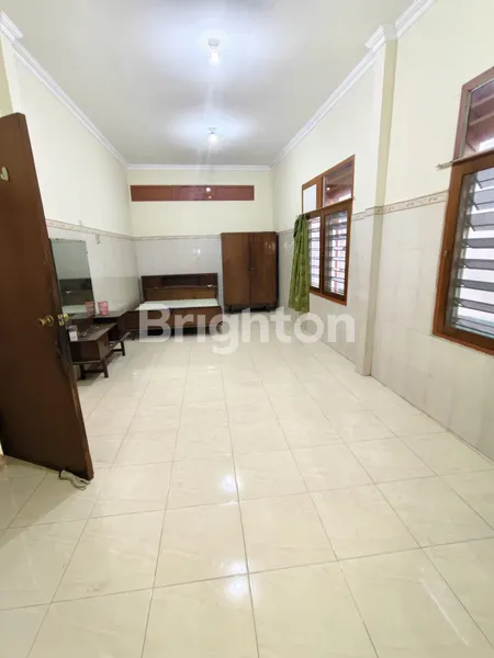 image  RUMAH SIMOKERTO SEMI FURNISH ROW 3 MOBIL DEKAT RS SOEWANDI (3)