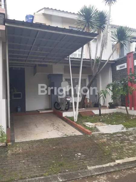 image DISEWAKAN RUMAH 2 LANTAI SEMI FURNISH DI LEGENDA WISATA CLUSTER TERDEPAN – RP49 JUTA/TAHUN (1)