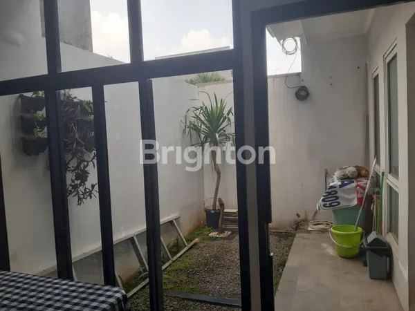image DISEWAKAN RUMAH 2 LANTAI SEMI FURNISH DI LEGENDA WISATA CLUSTER TERDEPAN – RP49 JUTA/TAHUN (7)