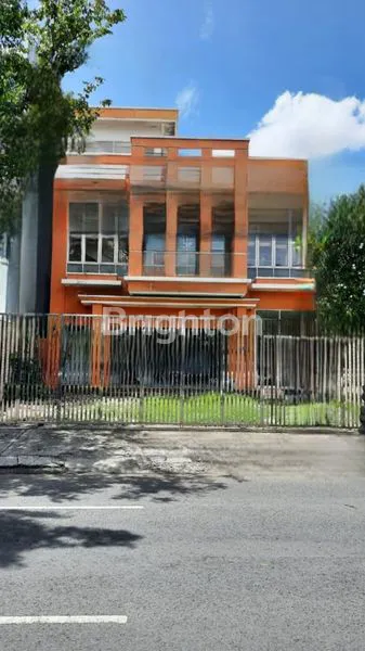 image JUAL SEWA KONTRAK GEDUNG BANGUNAN 3 LANTAI NGAGEL JAYA SURABAYA PUSAT (1)
