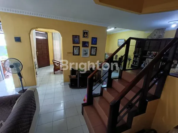 image RUMAH 2 LANTAI POSISI HOOK, STRATEGIS DI SIDOARJO (5)