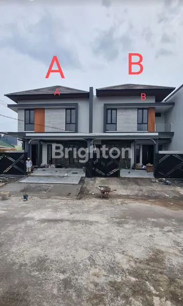 image RUMAH MEWAH 2 LANTAI DI SUTOREJO PRIMA SELATAN (1)