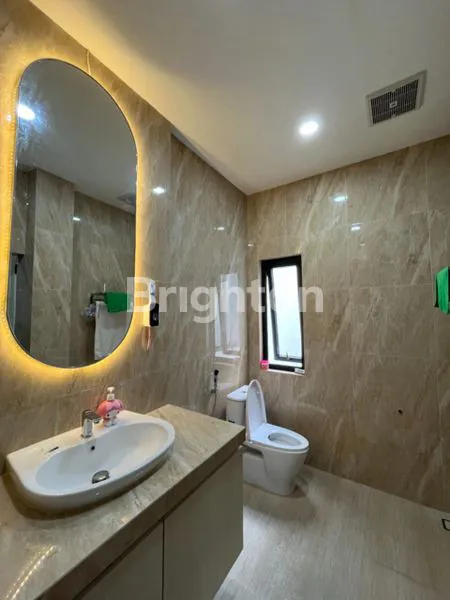 image VILLA 3 LANTAI DI MALIBU INDAH MEDAN, SIAP HUNI (5)