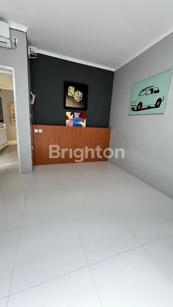 image DIJUAL RUMAH CANTIK BANGUNAN BARU 4 TAHUN DAN BARU SETAHUN FULL RENOVASI, LOKASI PERMATA HIJAU, JAKARTA SELATAN (5)