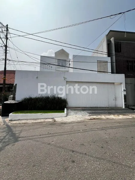 image DIJUAL RUMAH CANTIK BANGUNAN BARU 4 TAHUN DAN BARU SETAHUN FULL RENOVASI, LOKASI PERMATA HIJAU, JAKARTA SELATAN (1)