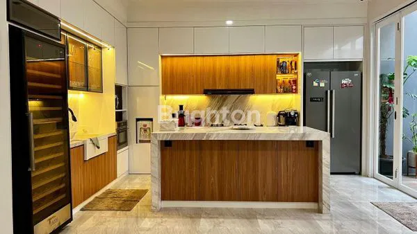 image DIJUAL RUMAH CANTIK BANGUNAN BARU 4 TAHUN DAN BARU SETAHUN FULL RENOVASI, LOKASI PERMATA HIJAU, JAKARTA SELATAN (8)