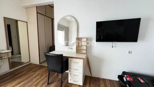 image DIJUAL RUMAH CANTIK BANGUNAN BARU 4 TAHUN DAN BARU SETAHUN FULL RENOVASI, LOKASI PERMATA HIJAU, JAKARTA SELATAN (6)