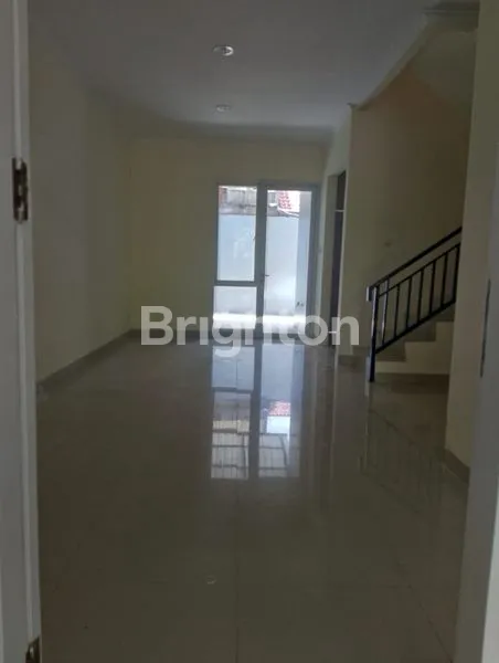 image RUMAH 2 LT RAPI SIAP HUNI DI CENTRO MICHELIA GADING SERPONG TANGERANG  (2)