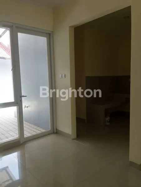 image RUMAH 2 LT RAPI SIAP HUNI DI CENTRO MICHELIA GADING SERPONG TANGERANG  (3)