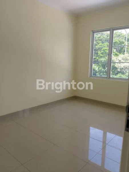 image RUMAH 2 LT RAPI SIAP HUNI DI CENTRO MICHELIA GADING SERPONG TANGERANG  (7)