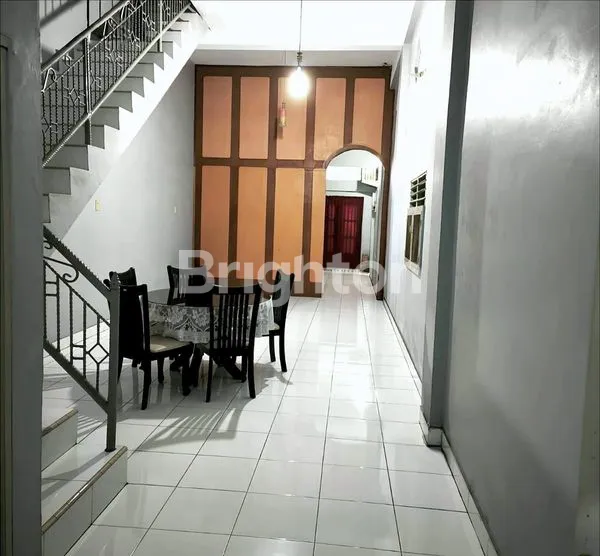 image RUKO HOOK 3 LANTAI SIAP HUNI, LT 150M² DI SIKAMBING (4)