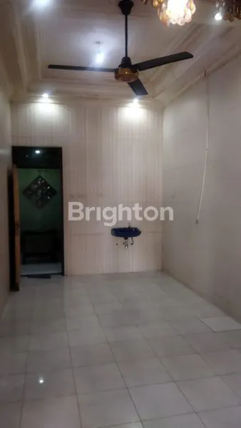 image RUMAH 2 LANTAI SIAP HUNI DI RUNGKUT PERMAI (3)