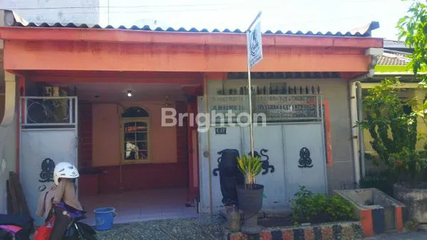 image RUMAH 2 LANTAI SIAP HUNI DI RUNGKUT PERMAI (1)