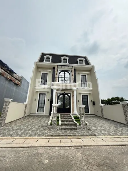 image RUMAH EXCULUSIVE 3 LANTAI SEMI FURNISH LENGKAP KOLAM RENANG DI BUKIT DANAU INDAH PIK 2 (1)