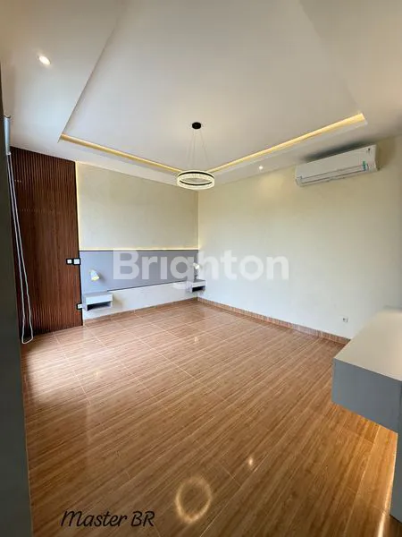 image RUMAH EXCULUSIVE 3 LANTAI SEMI FURNISH LENGKAP KOLAM RENANG DI BUKIT DANAU INDAH PIK 2 (3)