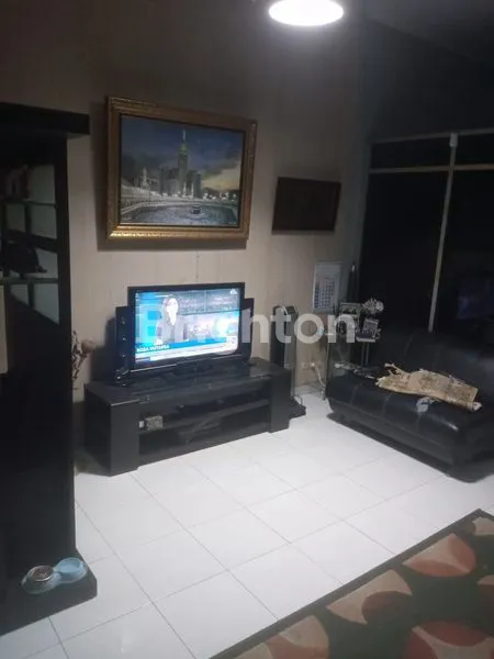 image RUMAH MINIMALIS 2 LANTAI  (8)